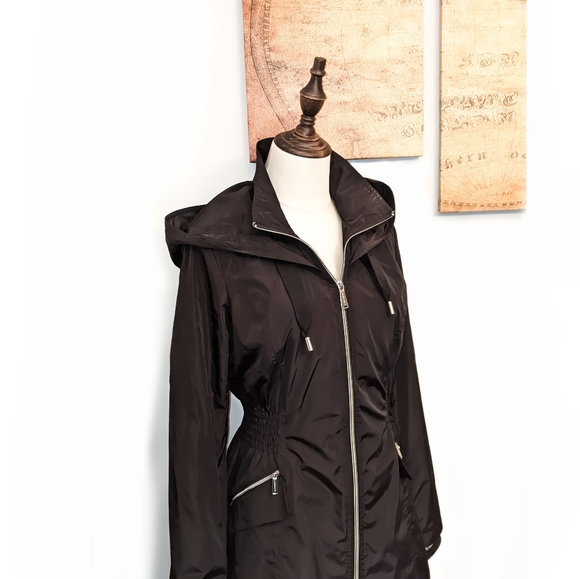 Black Sleek Chic Ladies Rain Coat - Picture 2 of 6